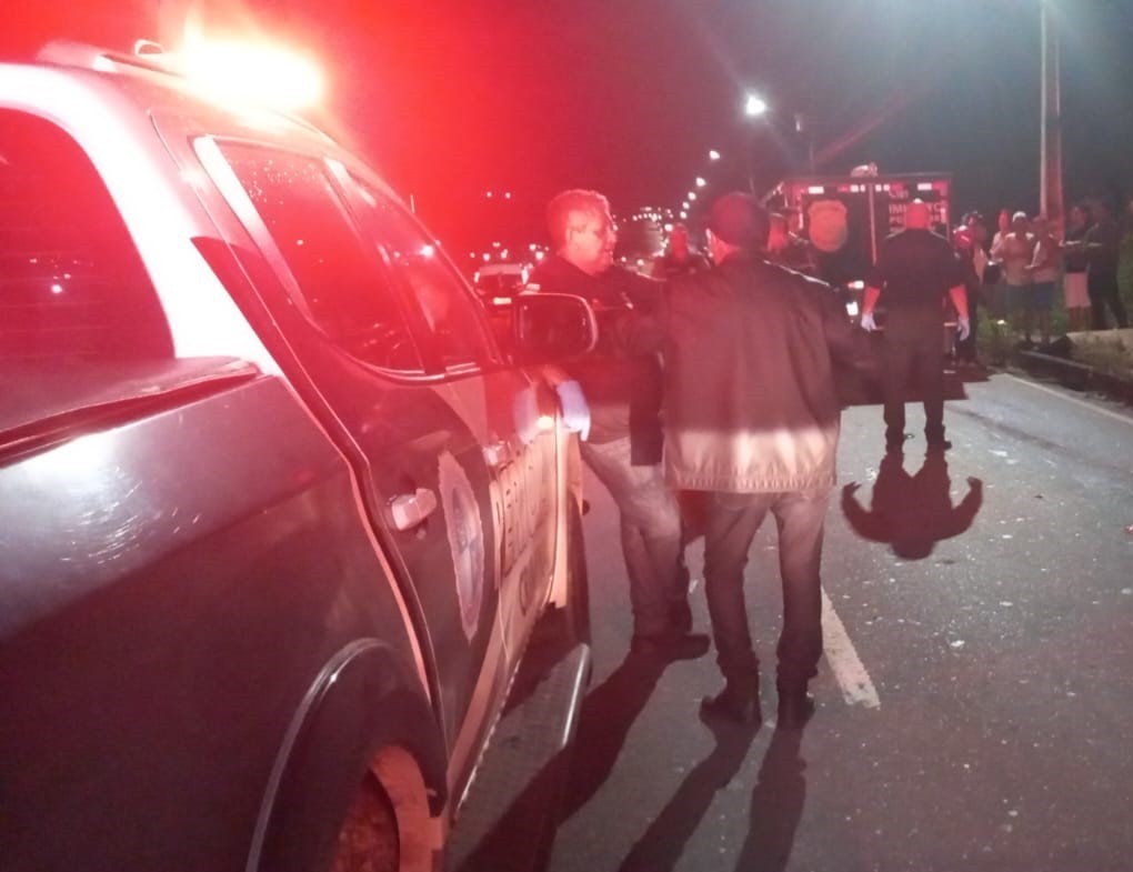 Ciclista é atropelado por micro-ônibus 'amarelinho' e morre em Manaus