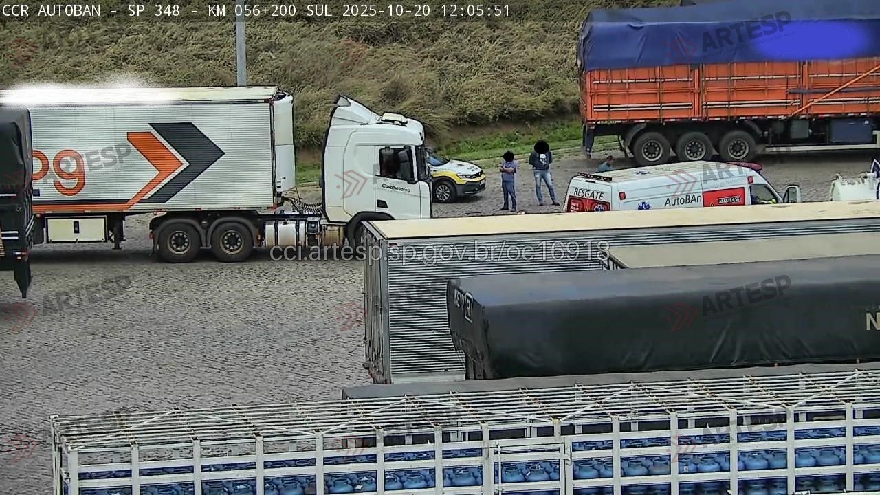Homem é encontrado morto dentro de cabine de carreta às margens de rodovia em Jundiaí