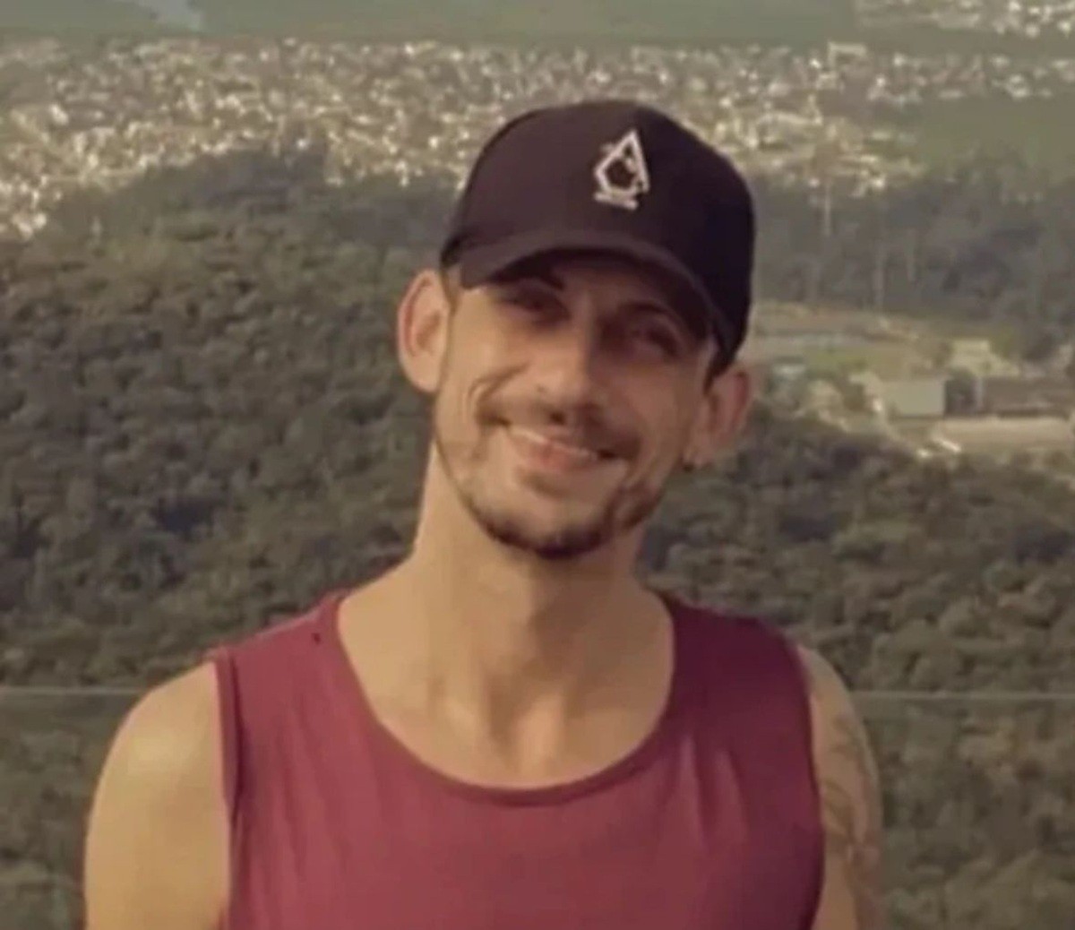 Cabeleireiro é morto a tiros perto de igreja em Joinville