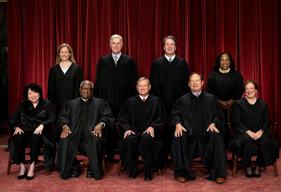 A ação pode acabar na Suprema Corte que Trump ajudou a moldar como presidente — Foto: Evelyn Hockstein/Reuters