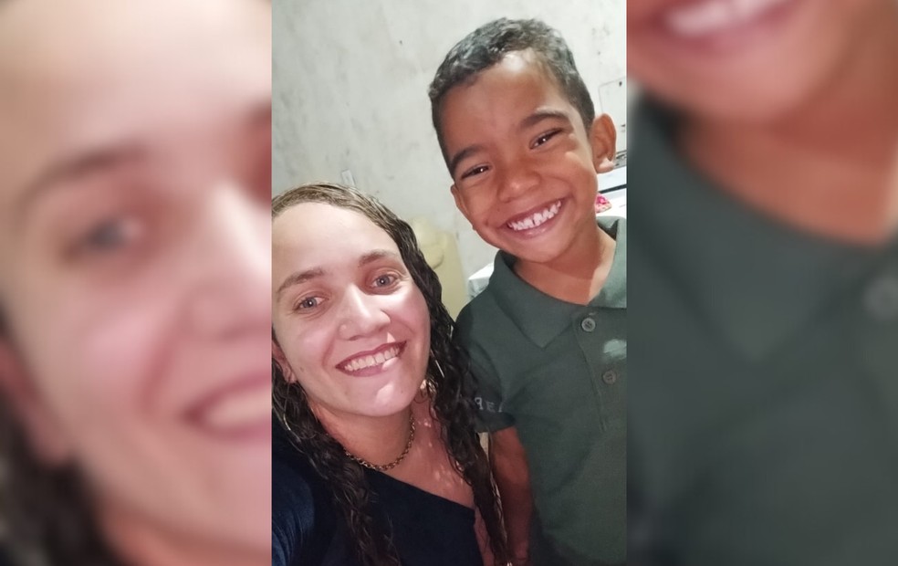 Alexia com seu filho Nícollas, diagnosticado com autismo em grau leve, moram em Castilho — Foto: Alexia dos Santos Silva/Arquivo pessoal