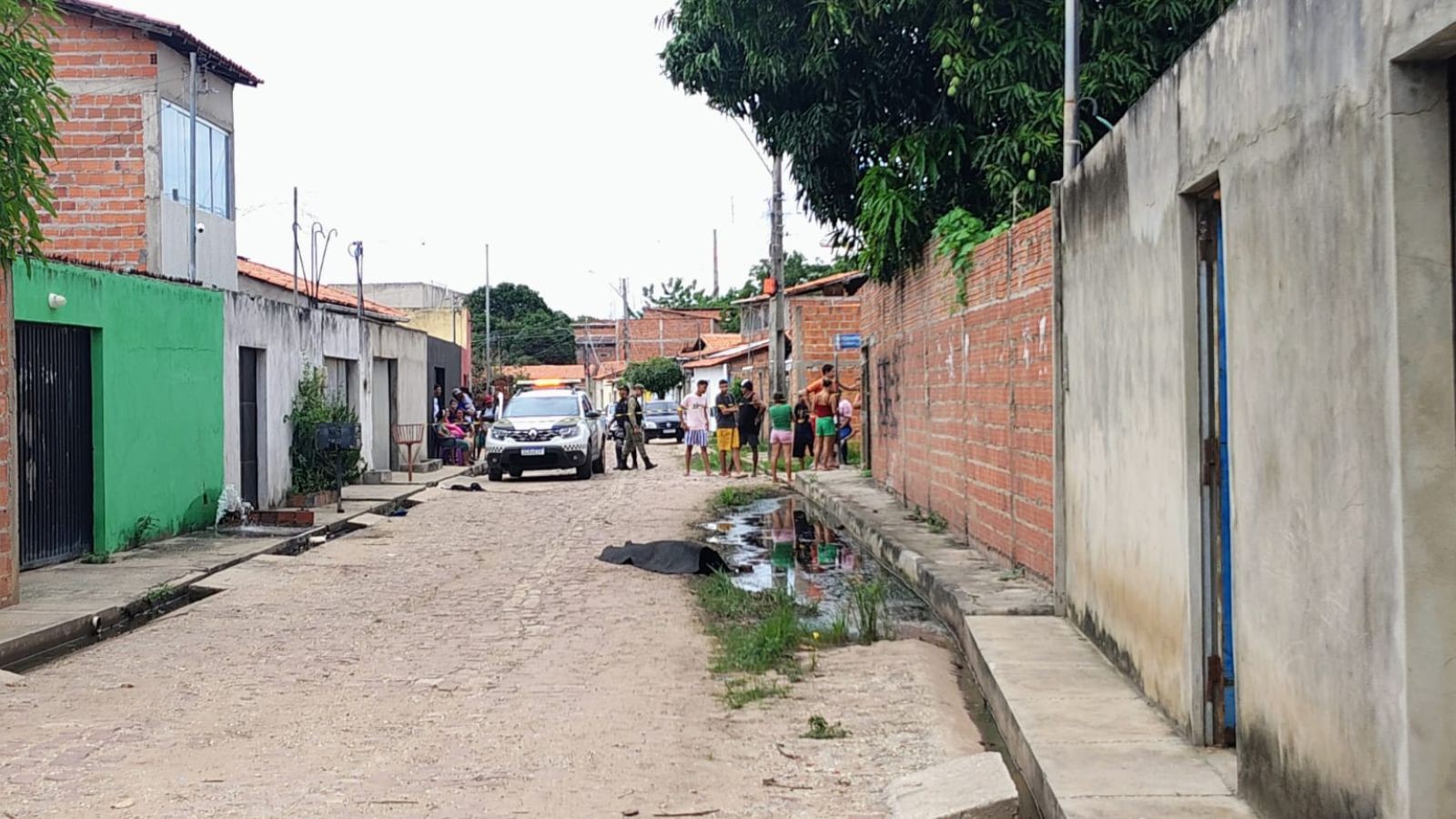 Homem de 46 anos é morto em Teresina; PM encontrou pedaço de madeira supostamente usado no crime