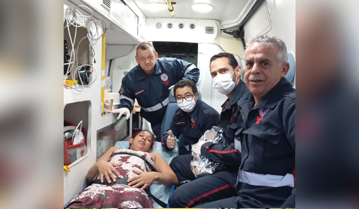 Bebê nasce em ambulância durante trajeto para hospital em Presidente Prudente