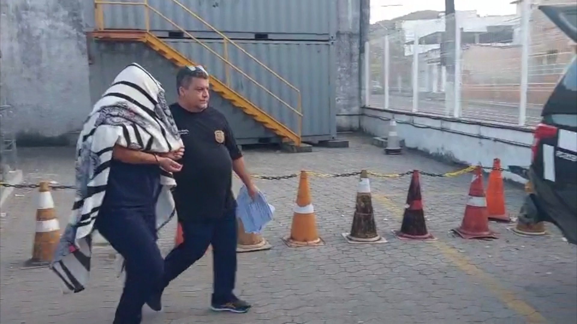 Técnica de enfermagem é presa por apresentar atestados falsos para faltar ao trabalho em hospital do ES 