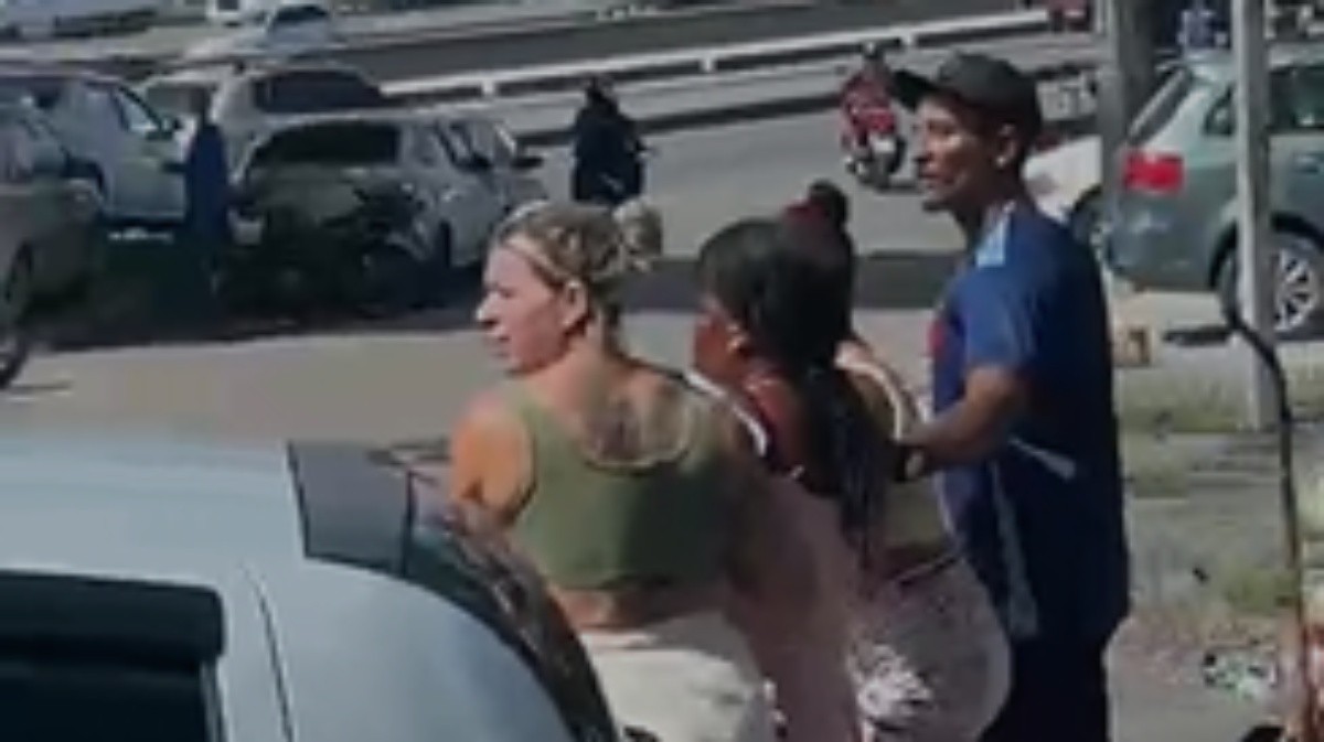 Mulher é esfaqueada em Irajá