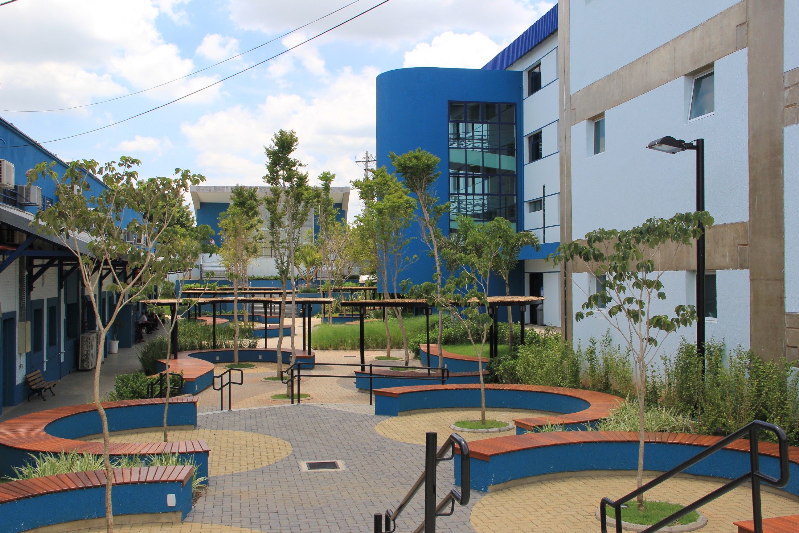 Justiça garante vaga em faculdade de medicina a adolescente que não concluiu o ensino médio