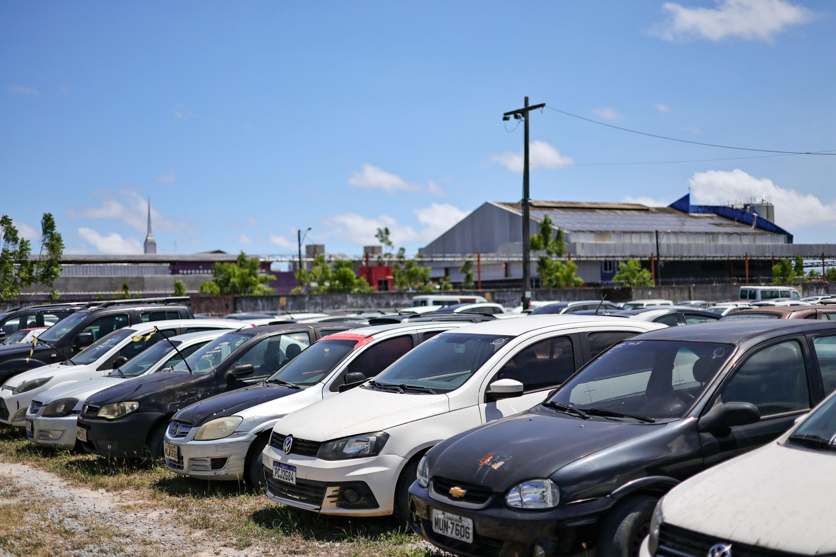 Detran realiza leilão de mais de 600 veículos em Maceió e em Arapiraca