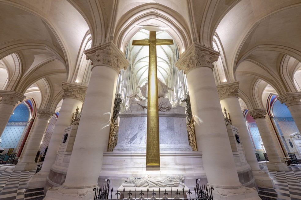 Catedral de Notre-Dame restaurada após mais de cinco anos de incêndio devastador — Foto: Julio Piatti