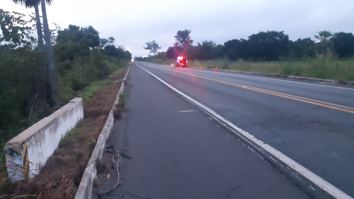 Mulher morre e homem fica gravemente ferido em acidente no interior do Piauí