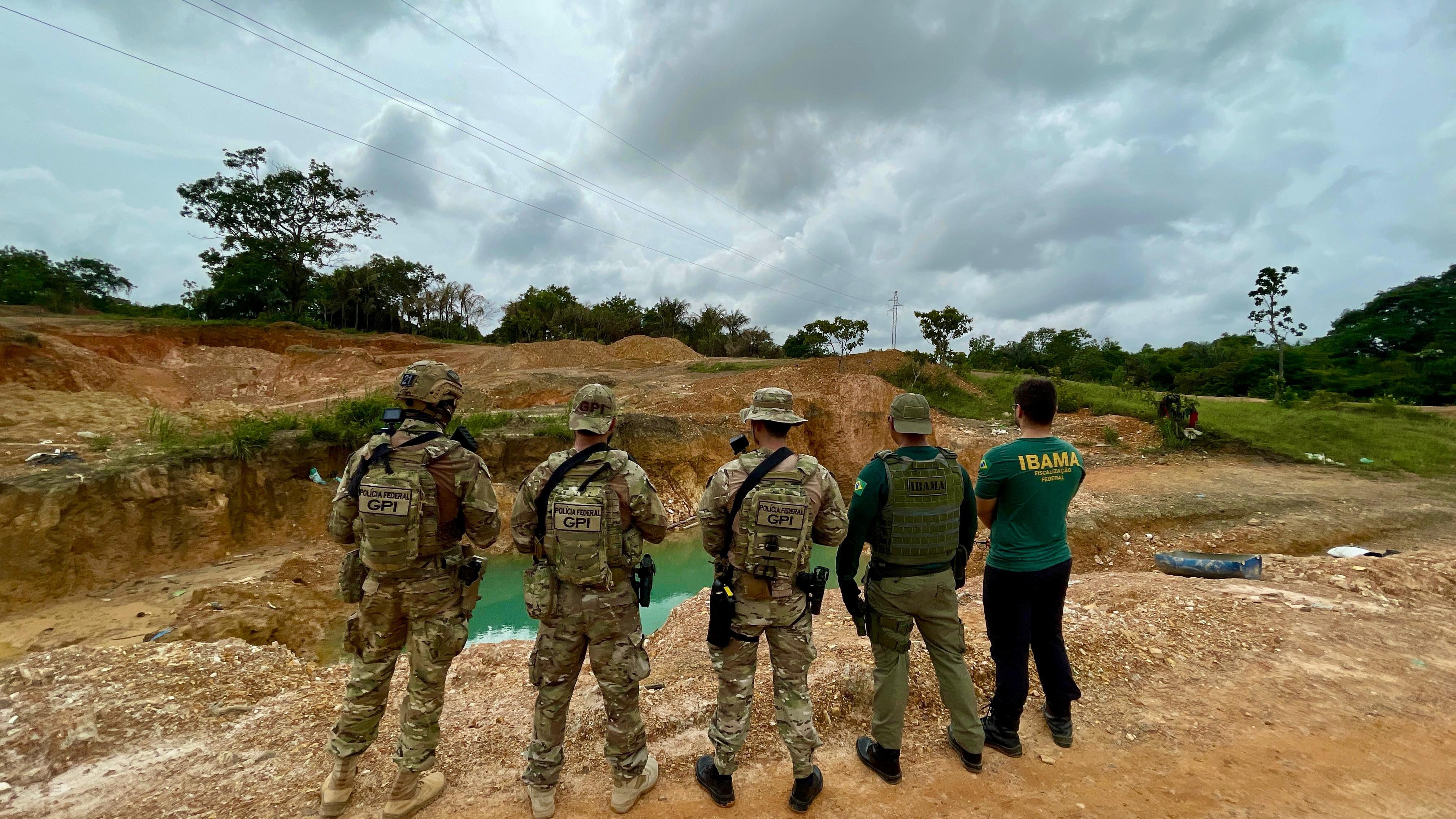 Ação da PF e Ibama destrói maquinários usados em garimpo ilegal em Tartarugalzinho, no AP