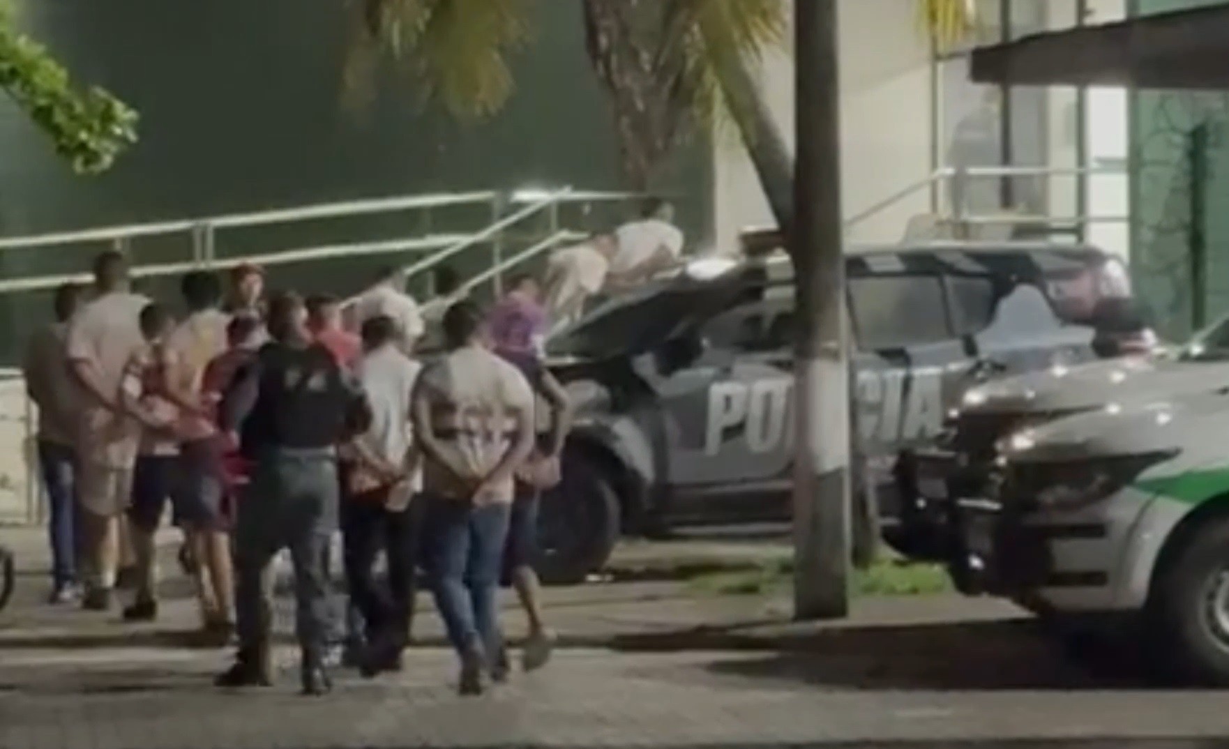 Torcedores são presos após briga antes de Clássico-Rei na Grande Fortaleza; vídeo