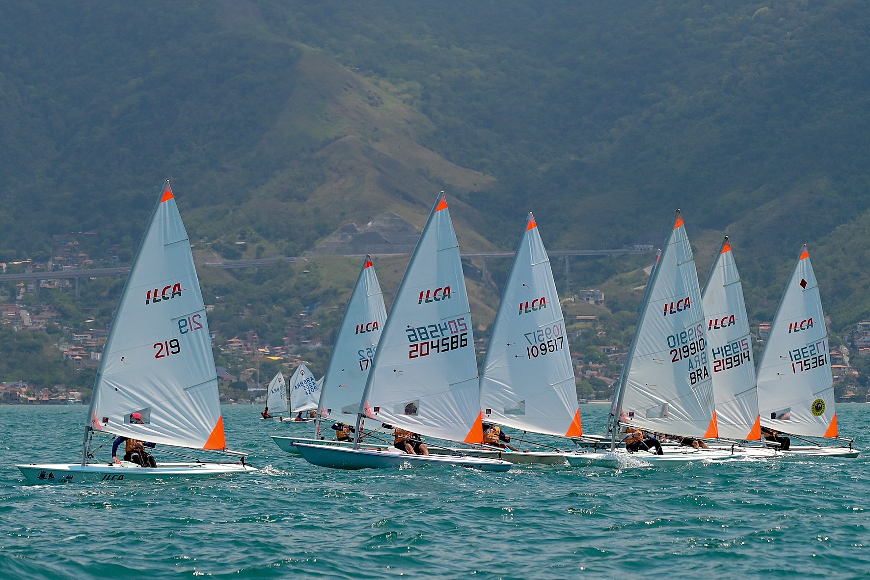 Ilhabela volta a ser o centro da vela nacional com a Copa Brasil de Vela 2025
