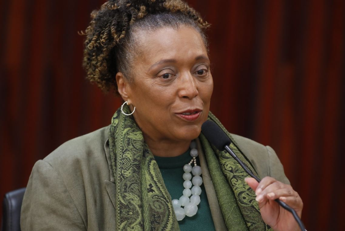 AGU pede à PF investigação urgente de caso de discriminação contra ministra do TSE