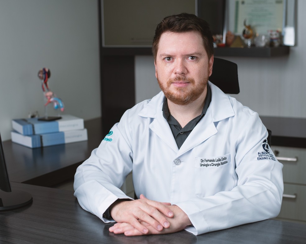Dr. Fernando Leão, urologista