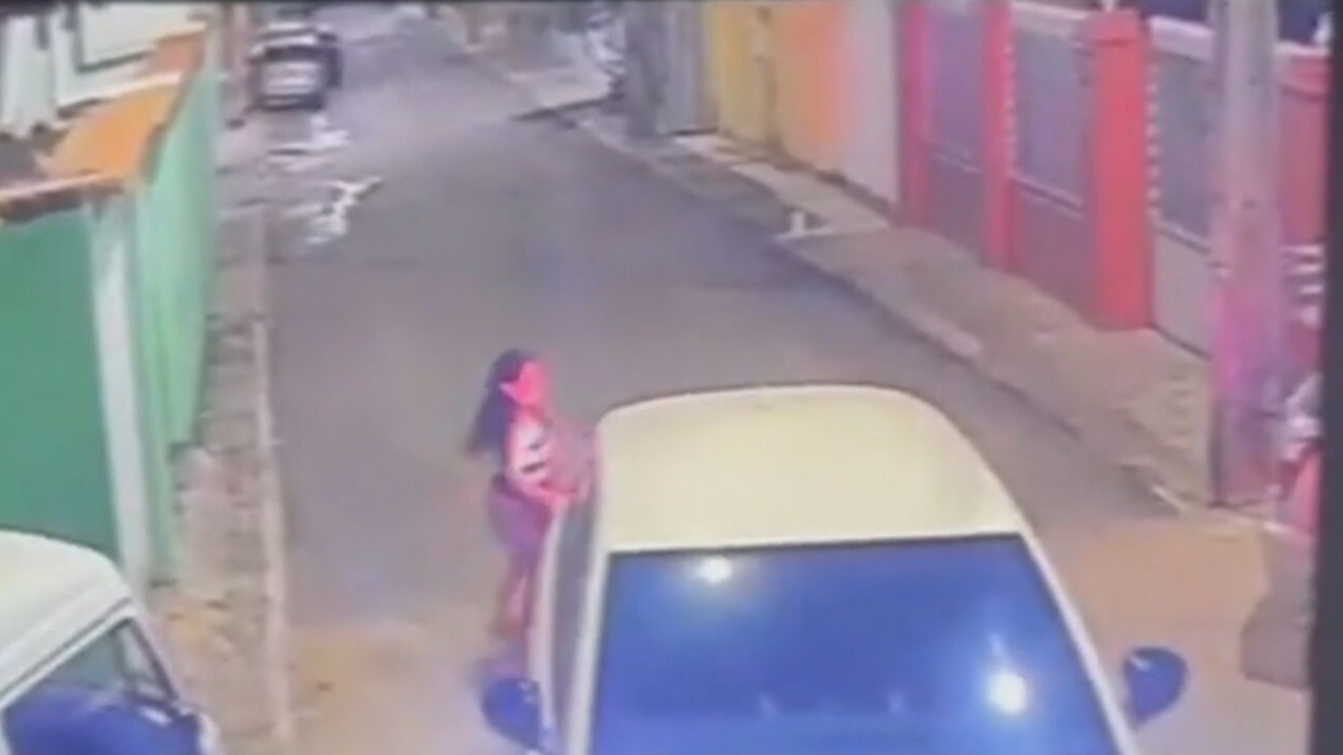 Homem é preso após atropelar a ex-companheira no DF