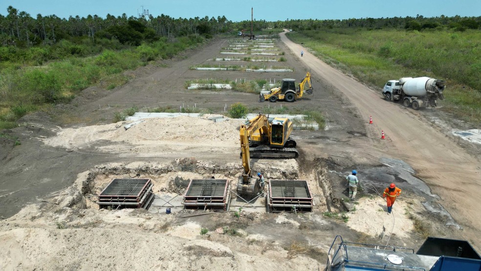 Construção da alça de acesso da Ponte da Bioceânica em Porto Murtinho — Foto: Toninho Ruiz/Arquivo Pessoal