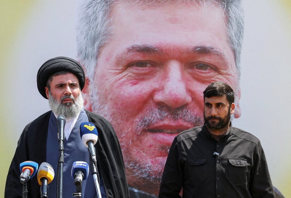 Hashem Safieddine (à esquerda) em foto de 12 de junho de 2024. — Foto: Mohamed Azakir/Reuters