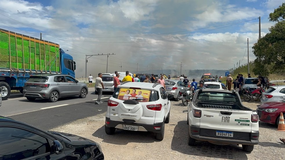 Congestionamento na BR-101 em Natal — Foto: Sérgio Henrique Santos/Inter TV
