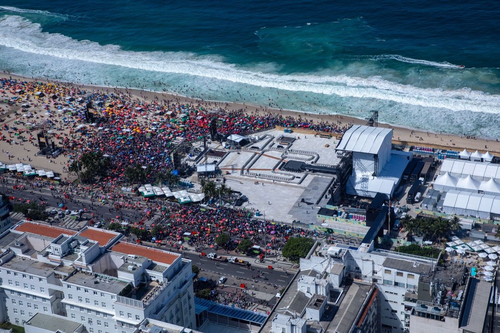 Foto aérea do palco do show da Lady Gaga, na tarde deste sábado (3) — Foto: Alexandre Macieira/Riotur