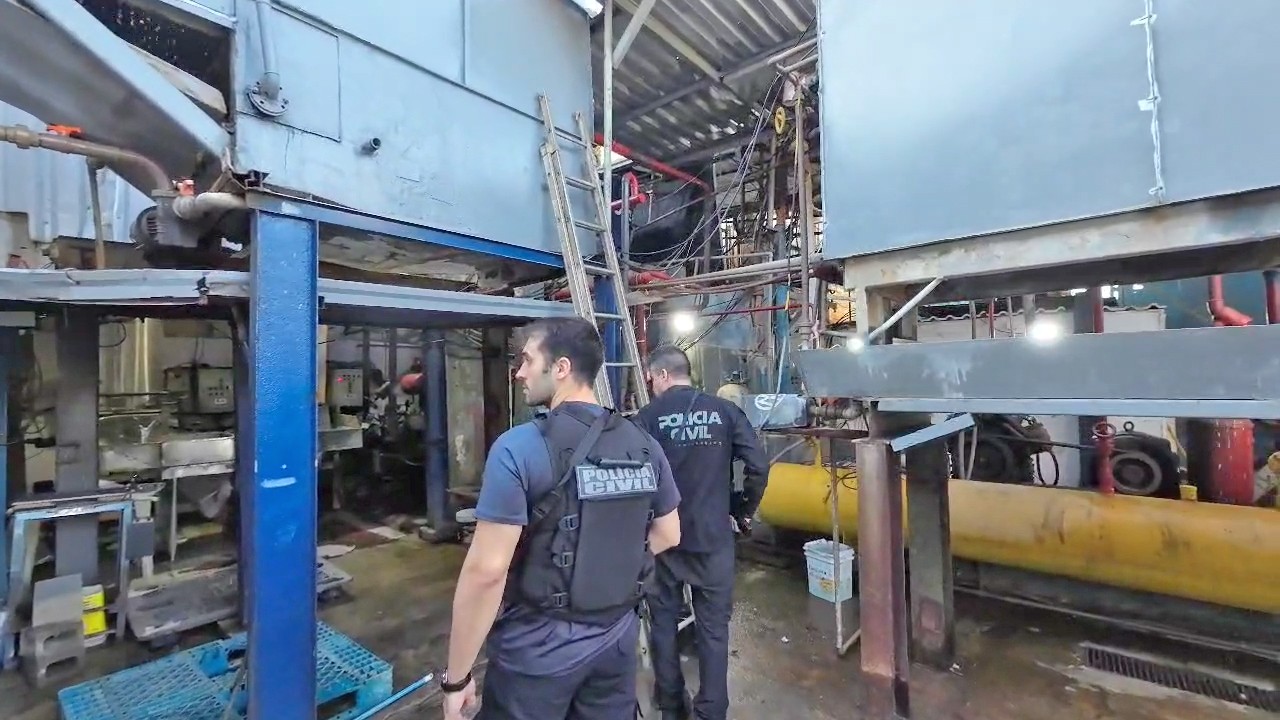 Policial do Core é morto durante operação que investiga venda de gelo contaminado nas praias da Zona Oeste do Rio