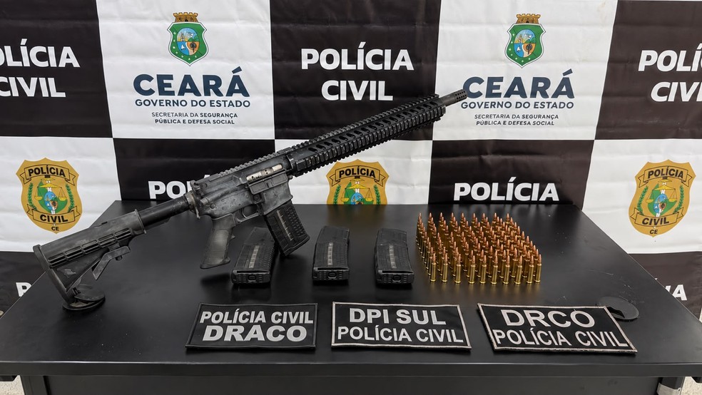 PCCE apreendeu fuzil, 100 munições e 2 granadas — Foto: Divulgação