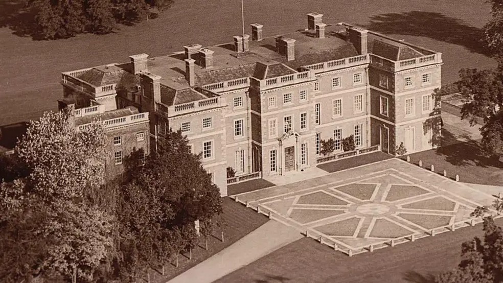 A mansão inglesa onde os britânicos levaram nazistas a revelar seus segredos — Foto: HOUGHTON HALL