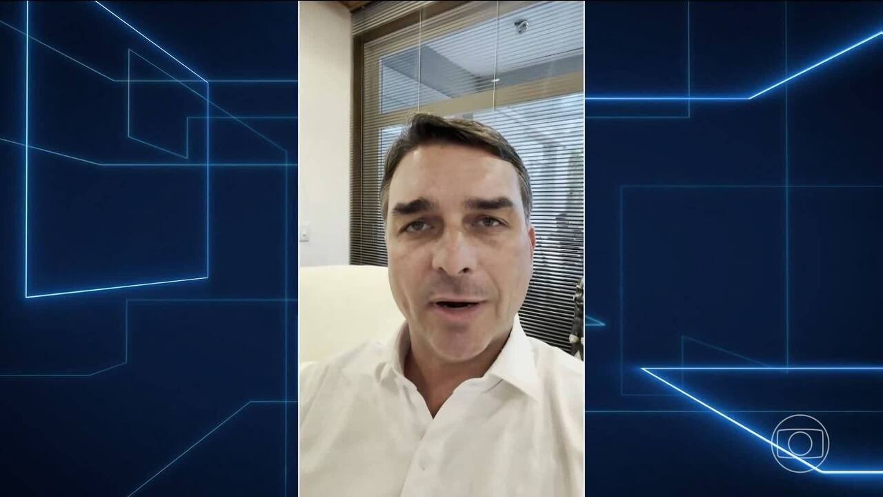 Vazamento 'bombástico' ameaça candidatura de Flávio Bolsonaro, diz a revista