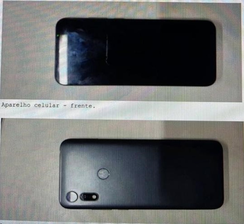 Um dos criminosos deixou para trás um celular, que é analisado por promotores — Foto: Reprodução