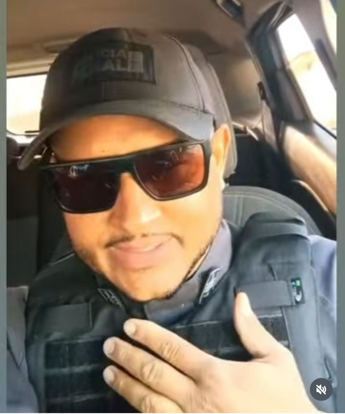 Circuito mostra suspeito de matar policial saindo de hospital com farda da vítima; VÍDEO