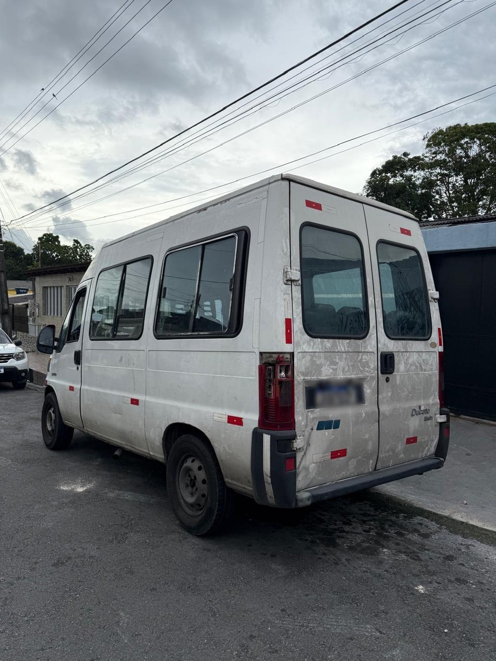 Veículo usado no transporte das mercadorias irregulares — Foto: Divulgação