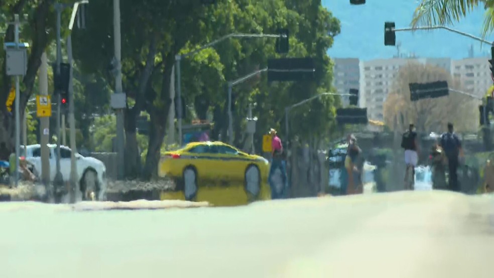 Clima de deserto no Centro do Rio na tarde de quarta-feira (24) — Foto: Reprodução/TV Globo