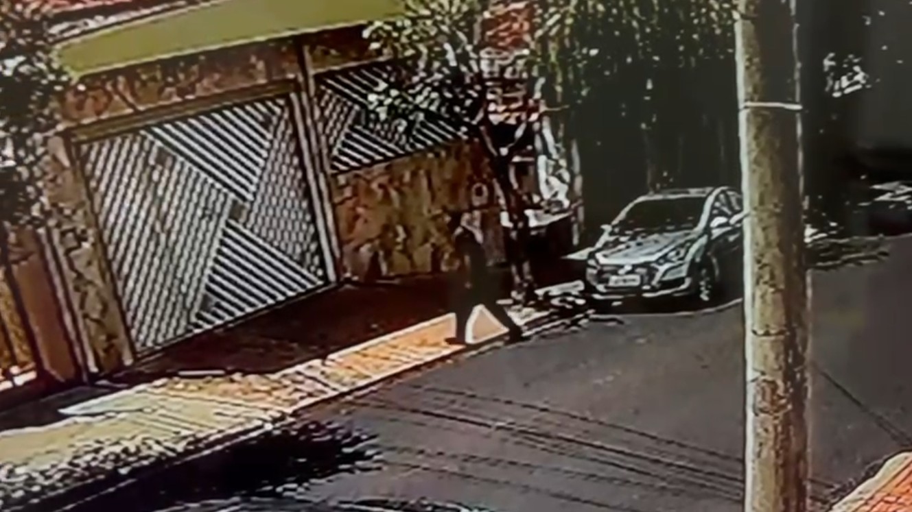 Moradora perde R$ 25 mil em joias e eletrônicos após ter casa invadida durante o dia em Ribeirão Preto, SP