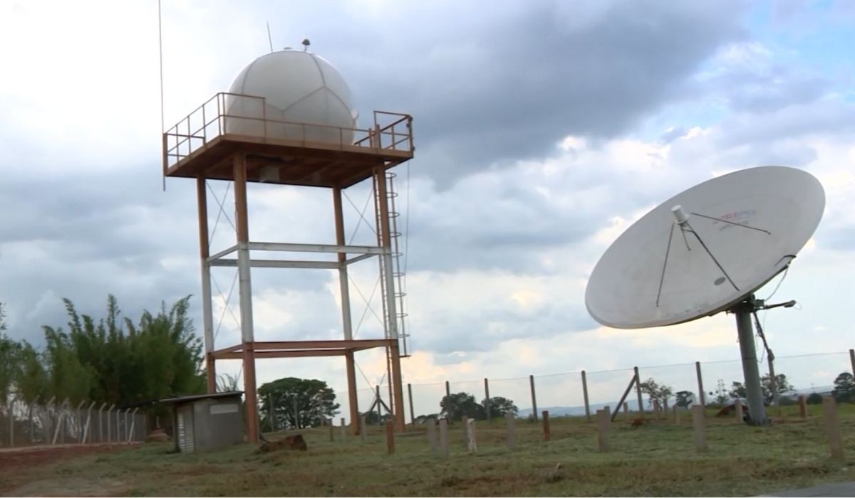 Lançamento de novo radar tem envio de alerta teste à população da RMC | G1