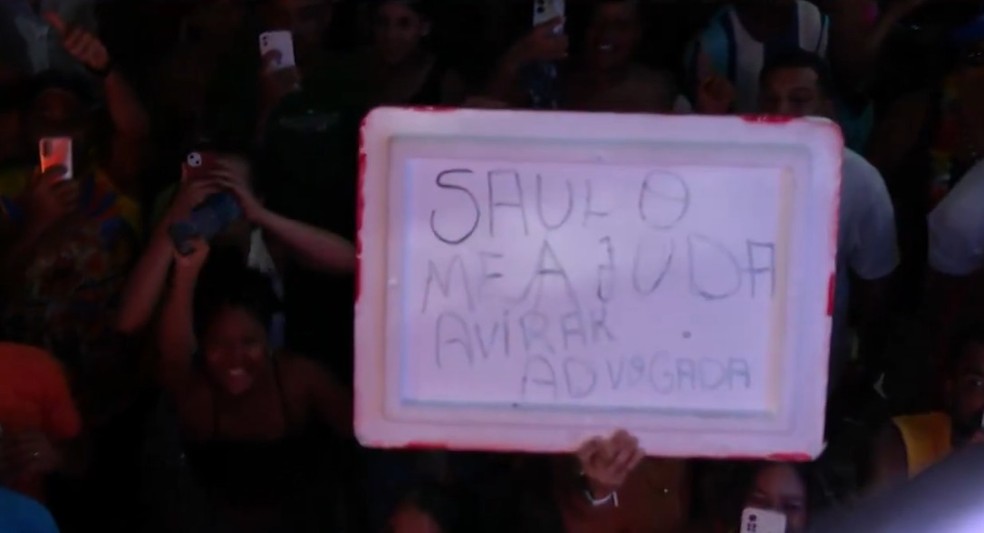 Foliona pediu ajuda para Saulo durante carnaval de Salvador — Foto: Globonews