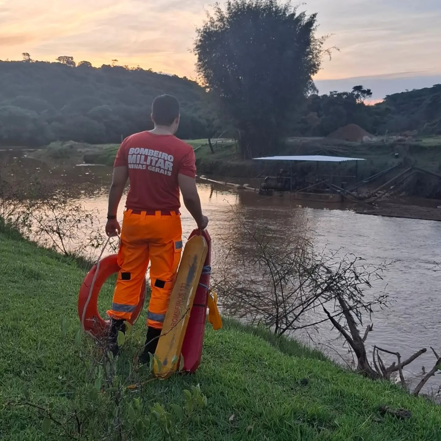 Jovem morre afogado no Rio Jacaré, em Oliveira