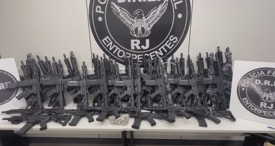 PF mira quadrilha que produz 3,5 mil fuzis por ano para facções no RJ; 2 são presos 