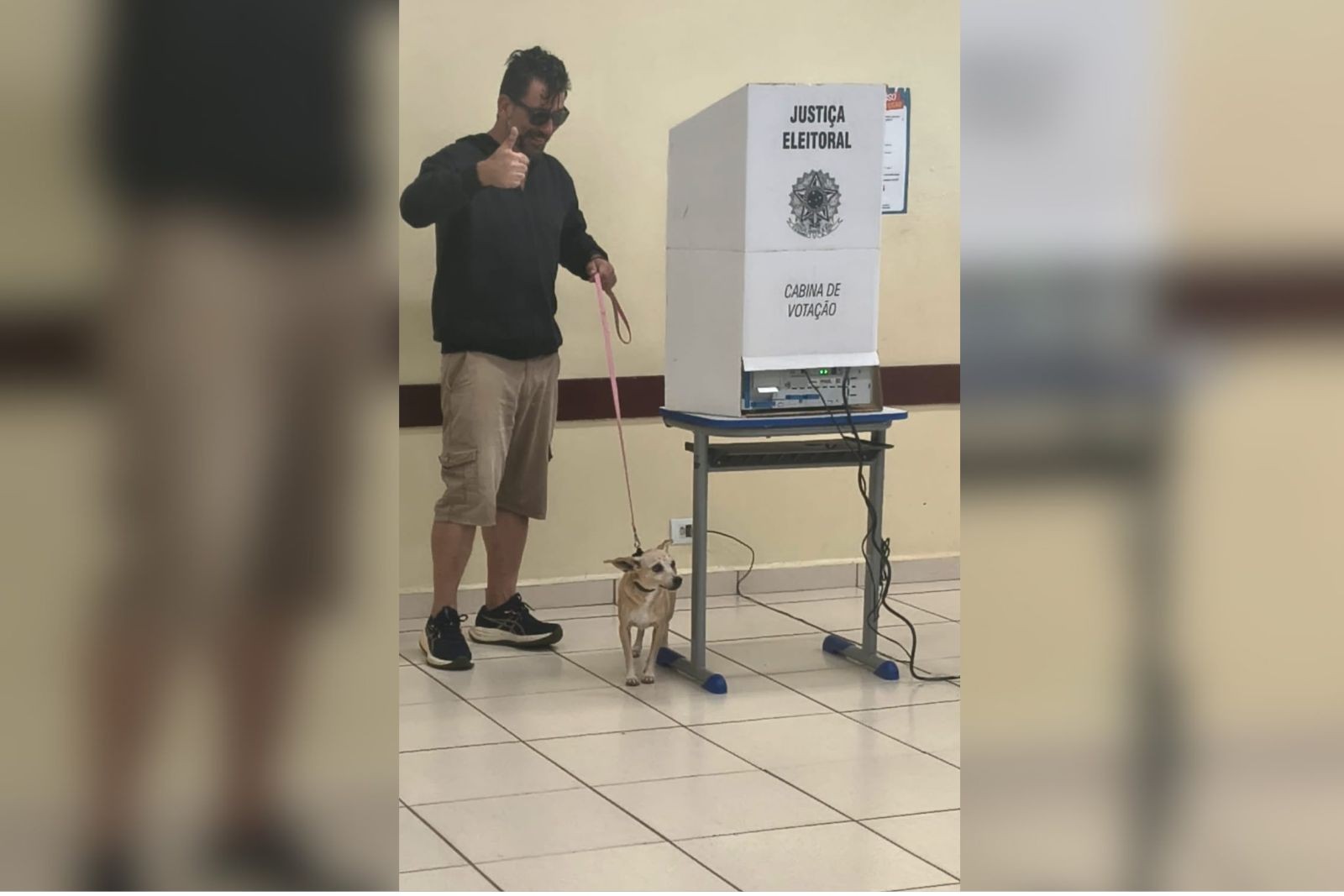 Jornalista do interior de SP leva sua cachorrinha para votar mais uma vez: ‘Ela é da família
