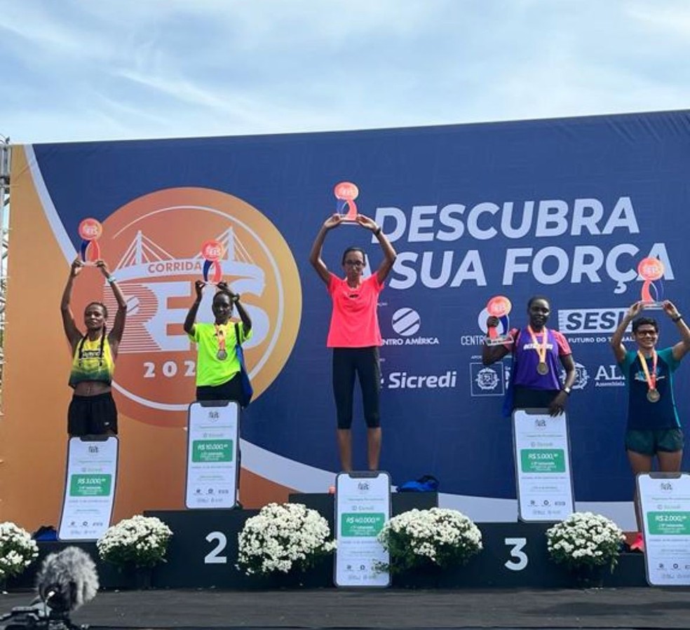 As 5 primeiras colocadas da categoria elite feminino — Foto: Wesley Ortiz/TVCA