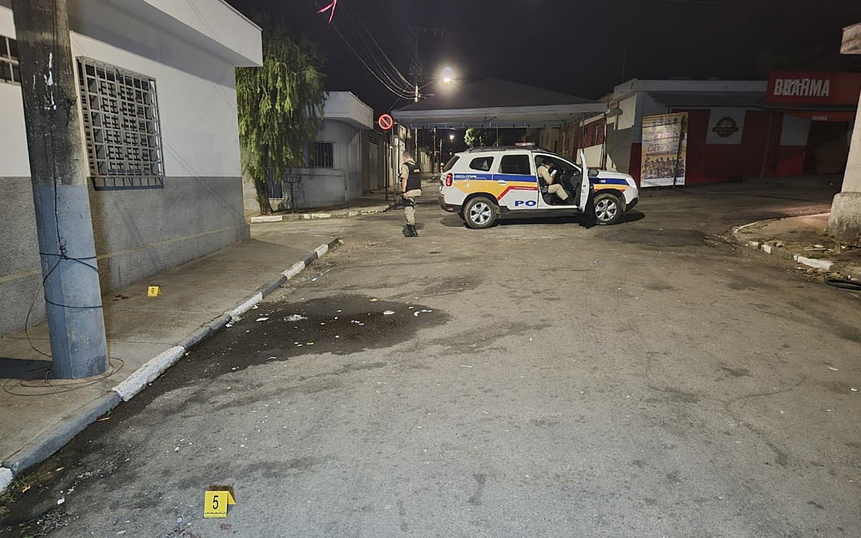 Tiroteio em bar deixa três pessoas feridas em Passos