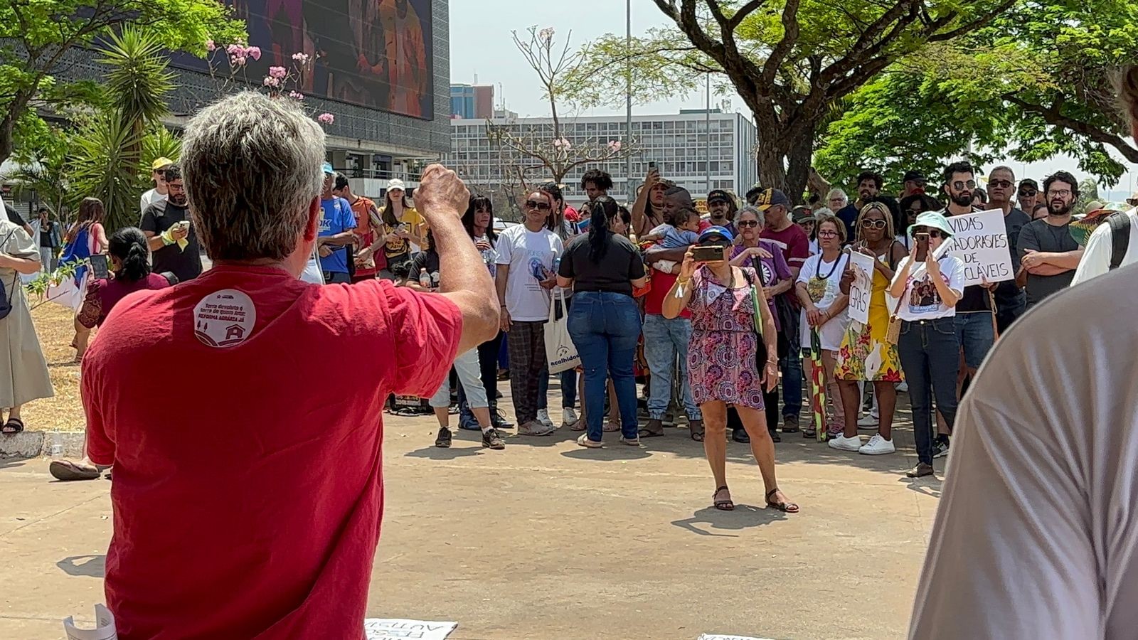 'Grito dos Excluídos': grupos religiosos e movimentos sociais se reúnem em protesto no centro de Brasília