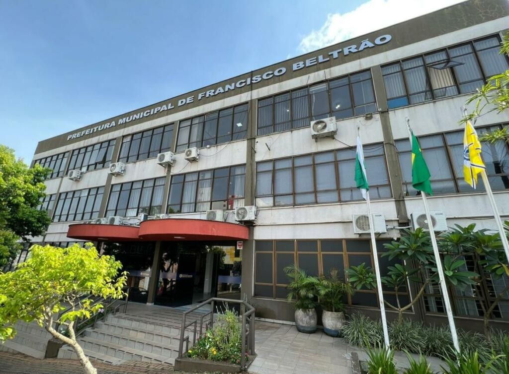 Prefeitura de Francisco Beltrão abre concurso público com 273 vagas e salários de até R$ 17,5 mil; confira