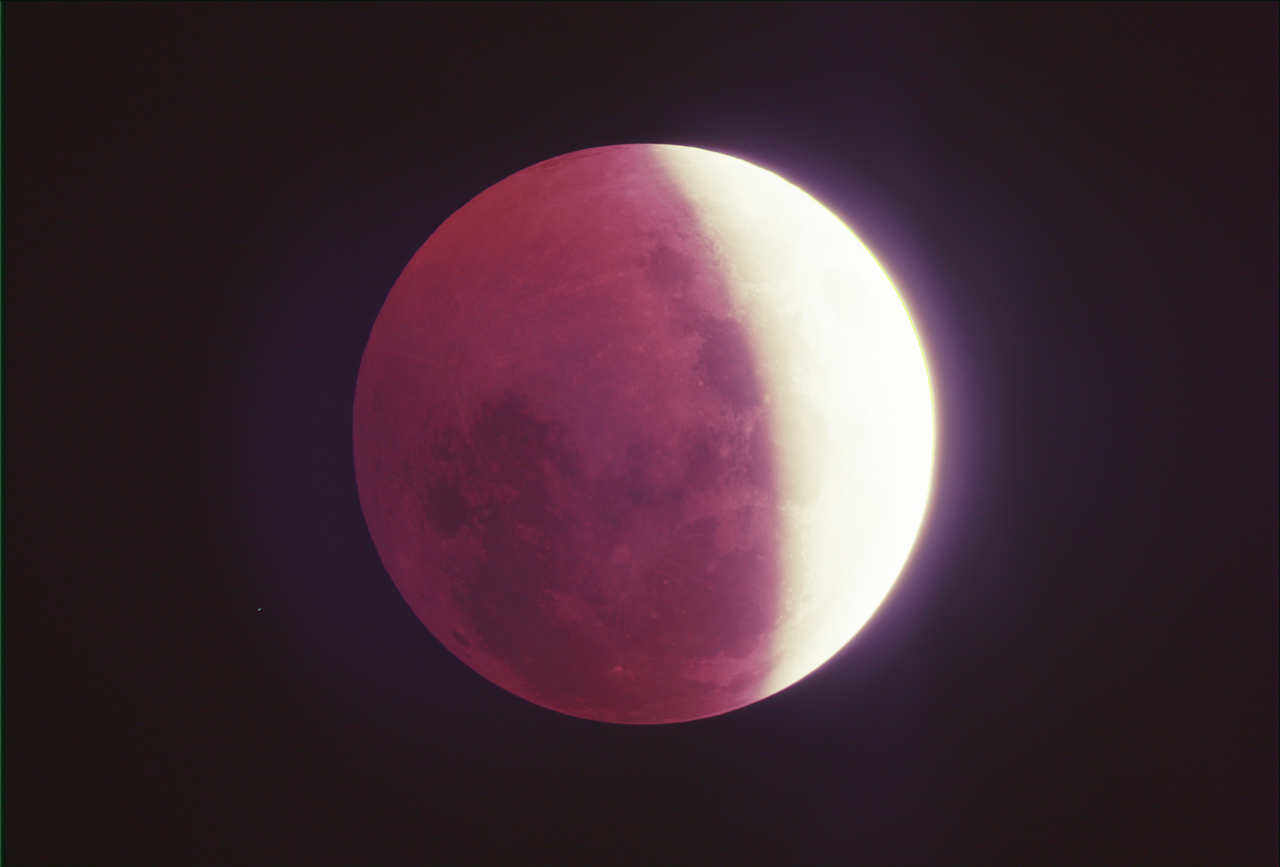 Fotos foram feitas com uso de um telescópio e uma câmera específica para astrofotografia. — Foto: Jhenifer Nascimento