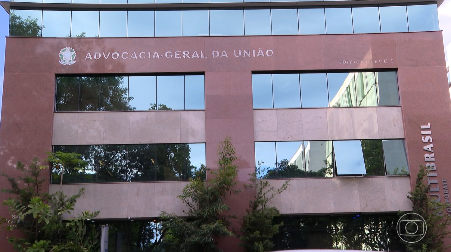 AGU pede a Fachin suspensão do afastamento de Andrei Rodrigues e aponta invasão de prerrogativa do presidente