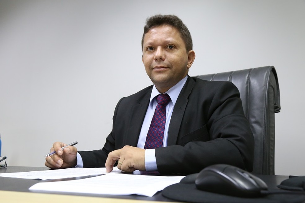 Juiz Rodrigo Furlan morre aos 46 anos vítima de infarto em Boa