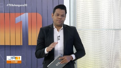Homem fica ferido após perder controle de veículo e bater em poste