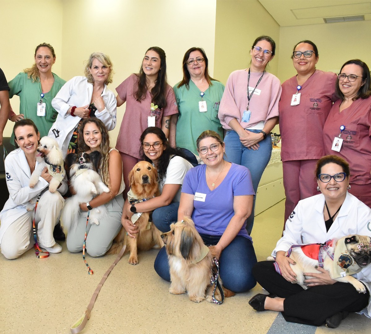 Projeto de Extensão Patas que Acolhem visita 180 pacientes no Hospital Regional