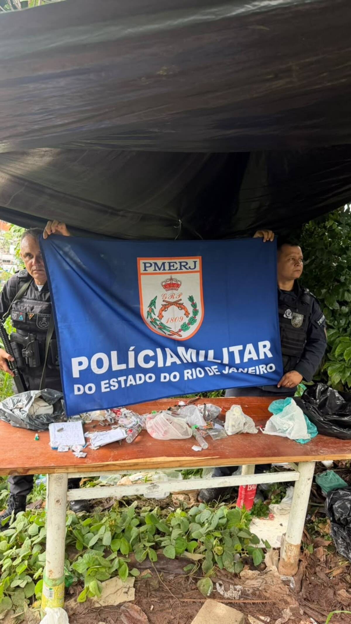 Homem é preso com drogas em Angra dos Reis