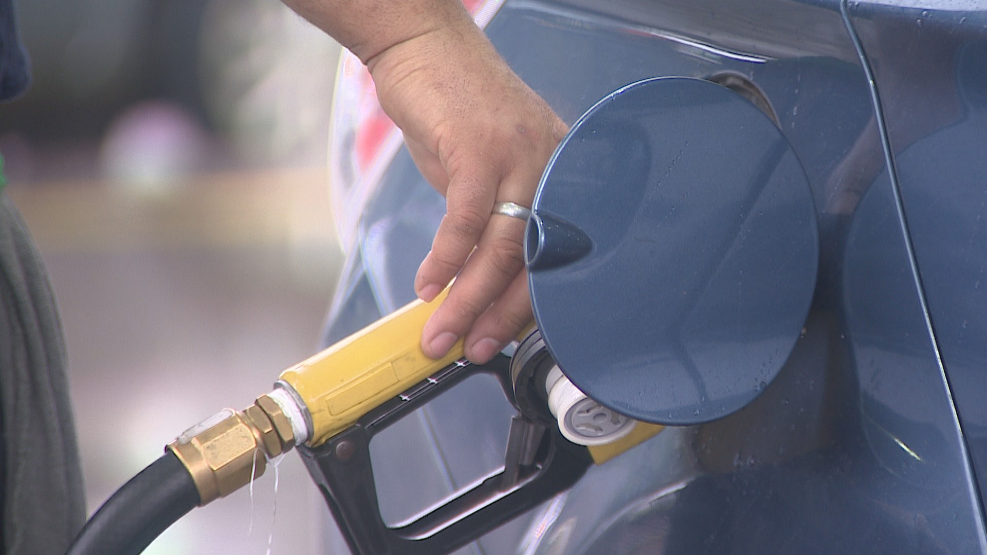 Preço do litro da gasolina varia até R$ 0,90 em postos de Porto Alegre, diz ANP