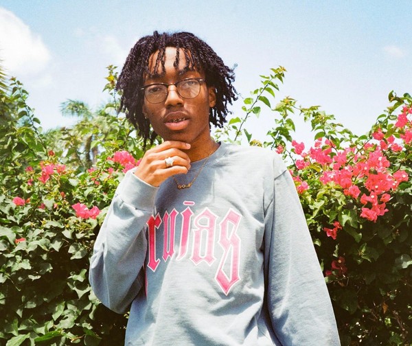 Lil Tecca, rapper de 17 anos que começou cantando em game online