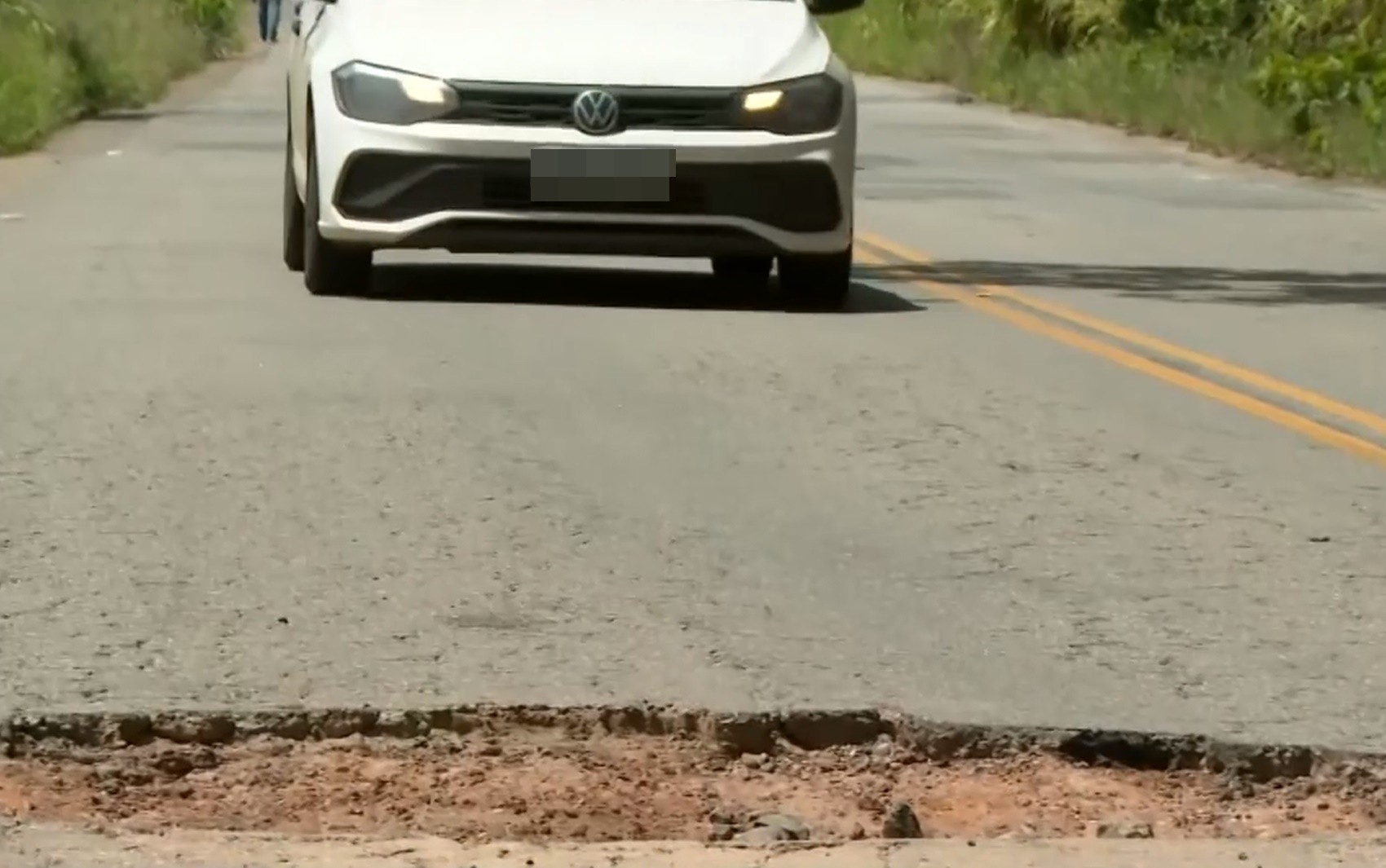 Motoristas reclamam de buracos e falta de segurança na MGC-383, entre Cruzília e Caxambu